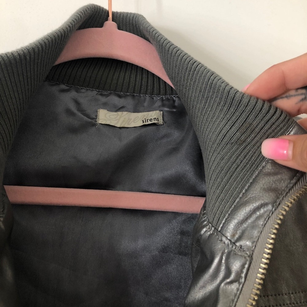 Jacket - Picture 5 of 5